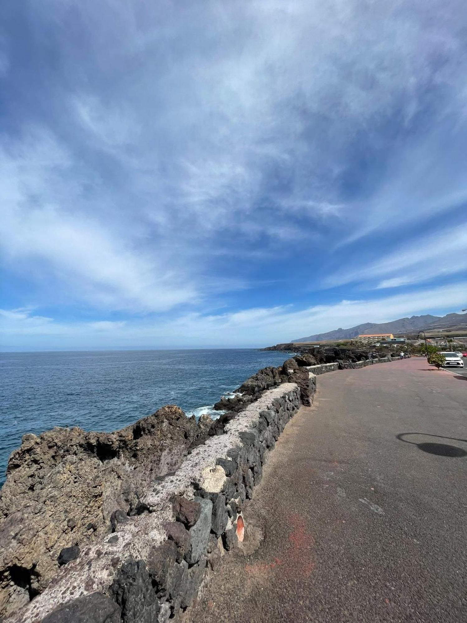 Seaside Paradise - 2 Bedroom Apartment With Ocean Views & Air Conditioning In Playa San Juan Buitenkant foto