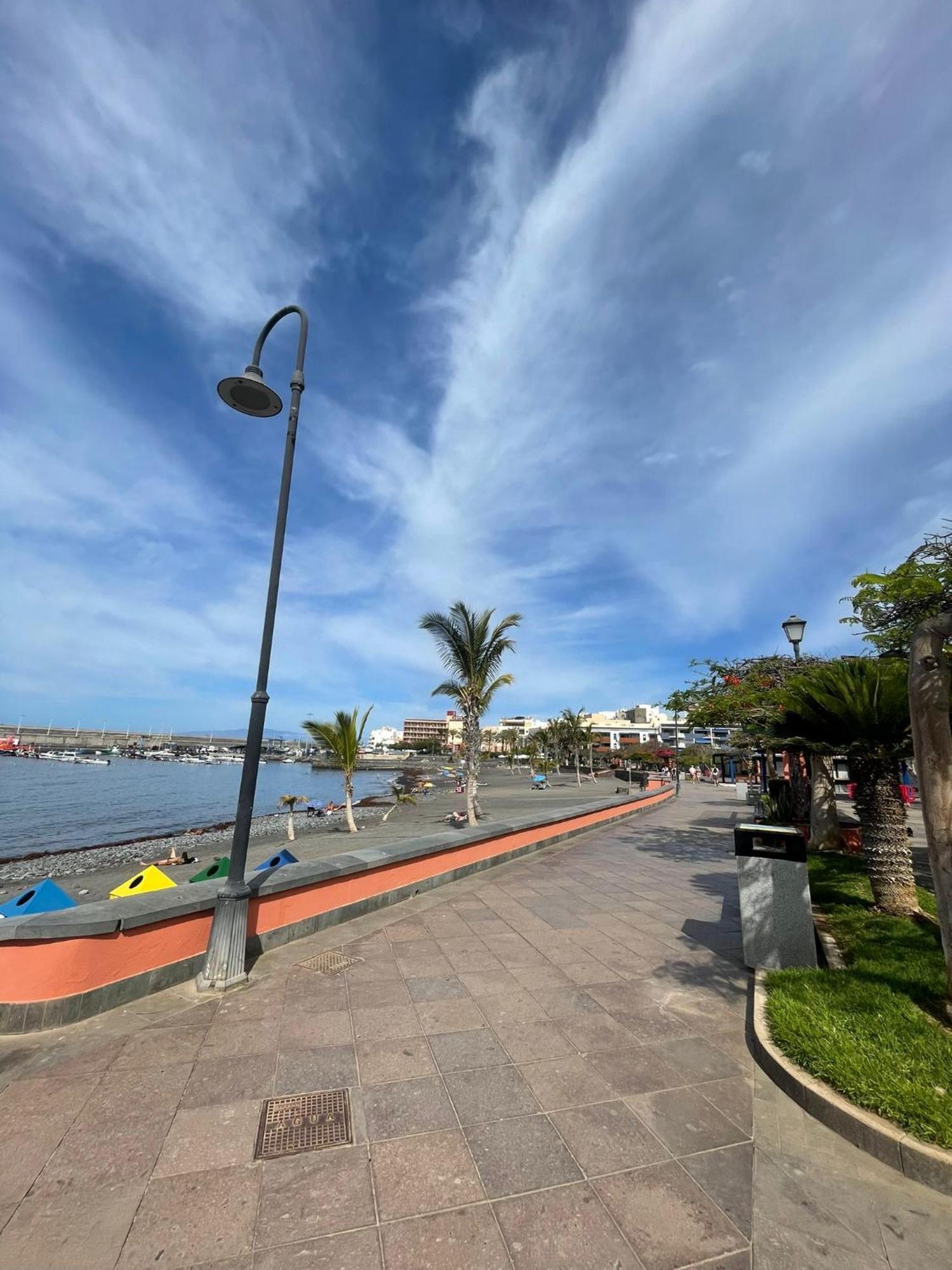 Seaside Paradise - 2 Bedroom Apartment With Ocean Views & Air Conditioning In Playa San Juan Buitenkant foto
