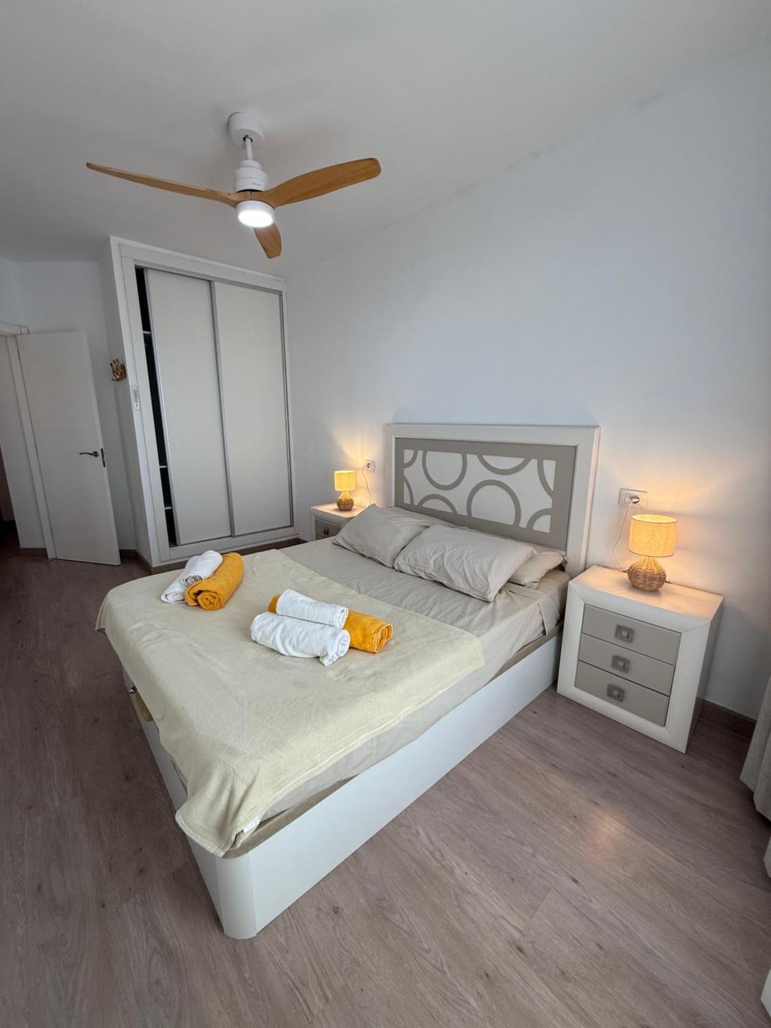 Seaside Paradise - 2 Bedroom Apartment With Ocean Views & Air Conditioning In Playa San Juan Buitenkant foto