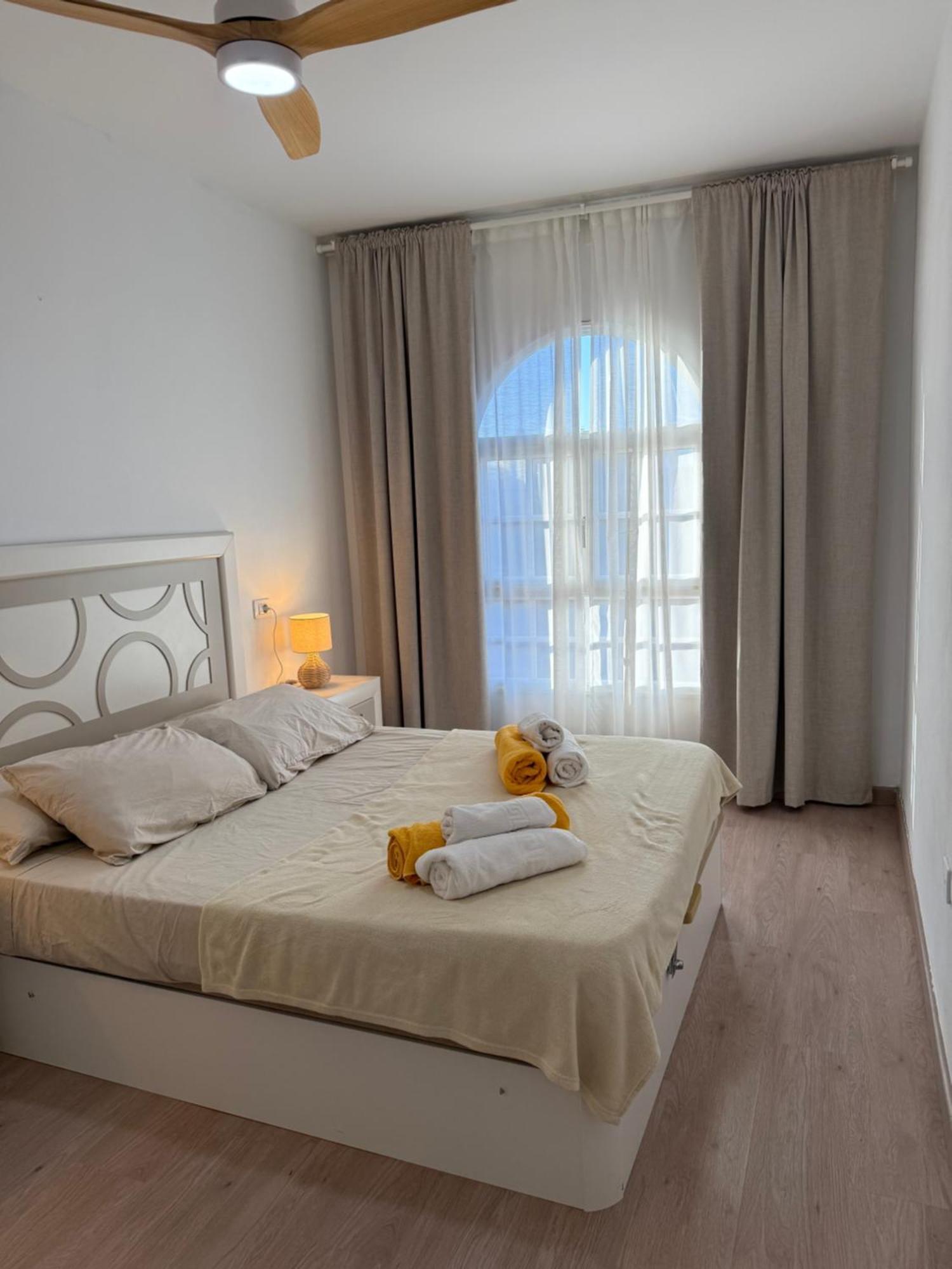 Seaside Paradise - 2 Bedroom Apartment With Ocean Views & Air Conditioning In Playa San Juan Buitenkant foto